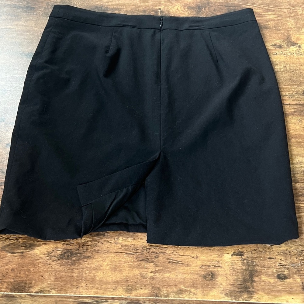 Banana Republic Classic Black Pencil Skirt - Picture 4 of 6